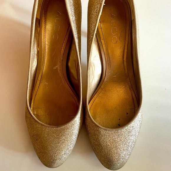 Aldo Gold Glitter Sparkle Heels - Low Heel Aldo Shoes - Gold Sparkly Size 8 - Picture 2 of 13